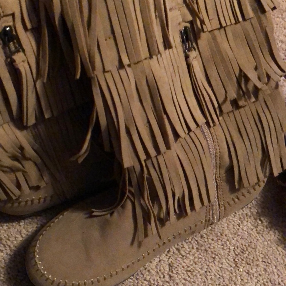 Fringe boots - Picture 2 of 6